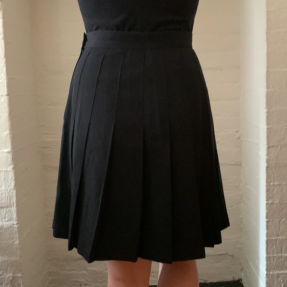 Black Pleated Skirt knee length - Picture 3 of 3